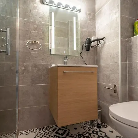 Studio For 2 People In Downtown